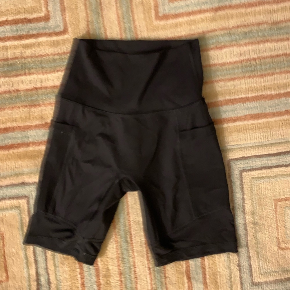 Bike shorts with pocket